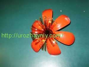 Садовые цветы из пластиковых бутылок