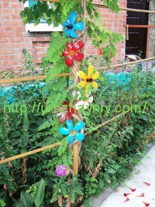 Садовые цветы из пластиковых бутылок