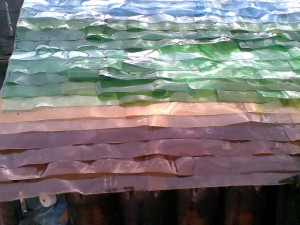 Домик из пластиковых бутылок