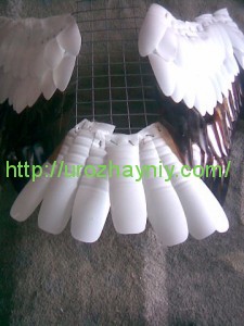 Аист из пластиковых бутылок