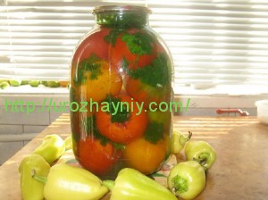 Консервированные помидоры с чесноком и петрушкой